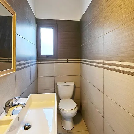 Phaedrus Living Ledras Residences 203 Appartement